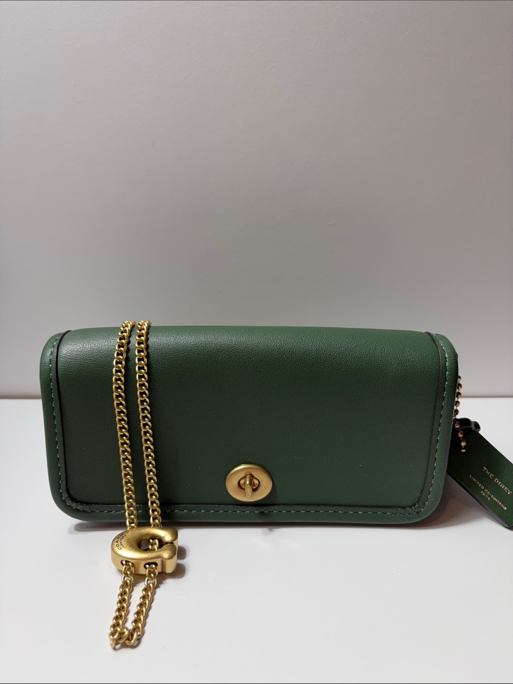 Coach Dinky Bag 14 in Hunter Green Leather. Mini Shoulder Bag with Gold Hardware